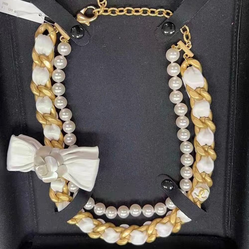 Super Rare Chanel pearl necklace